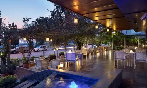 هتل دابل تری بای هیلتون کوش آداسی